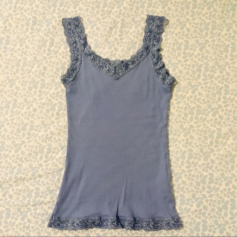 Uniqlo lace tank top